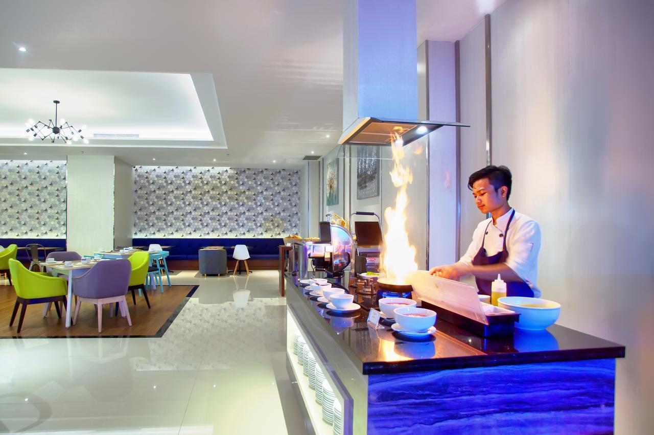 Golden Tulip Essential Makassar Hotel Ngoại thất bức ảnh